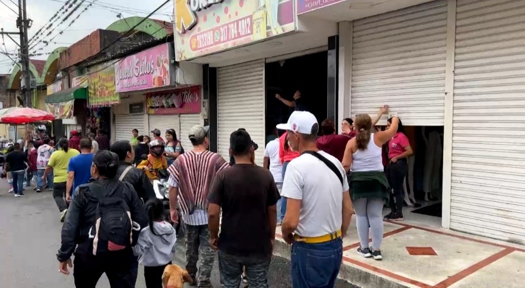 Caos En El Centro De Ibagué Por Bloqueos Viales De Vendedores