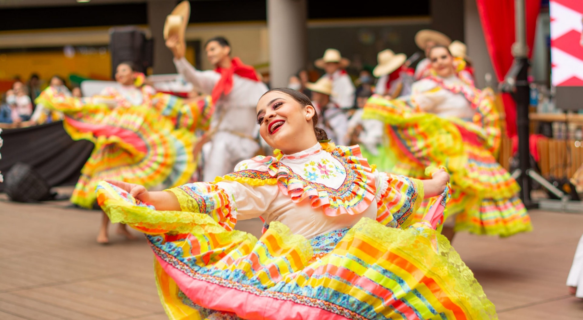 Arranca organización del 50º Festival Folclórico Colombiano El